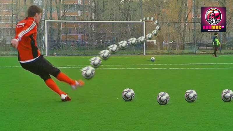 kỹ thuật sút bóng rất quan trọng với các cầu thủ tiền đạo